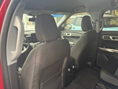 Used 2023 Ford Explorer XLT RWD image 9