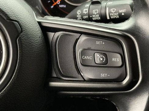 Used 2020 Jeep Wrangler Sport AWD/4WD image 13