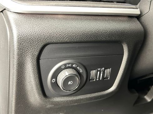 New 2025 Jeep Grand Cherokee Limited image 24