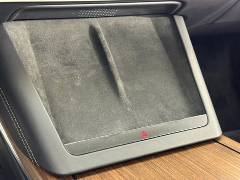 Used 2022 Tesla Model X image 35