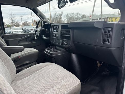Used 2017 Chevrolet Express 2500 image 12