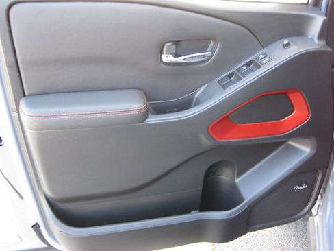 Used 2023 Nissan Frontier PRO-4X w/ Pro-4X Premium Package image 14