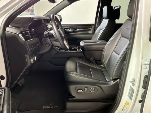 Used 2024 GMC Yukon Denali w/ Denali Reserve Package AWD/4WD image 11