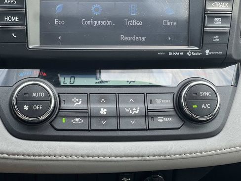 Used 2017 Toyota RAV4 XLE FWD image 38