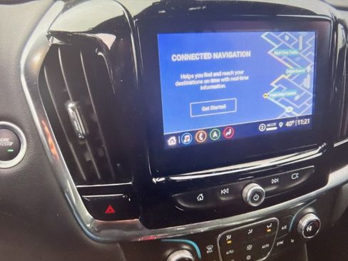 Used 2023 Chevrolet Traverse RS image 9