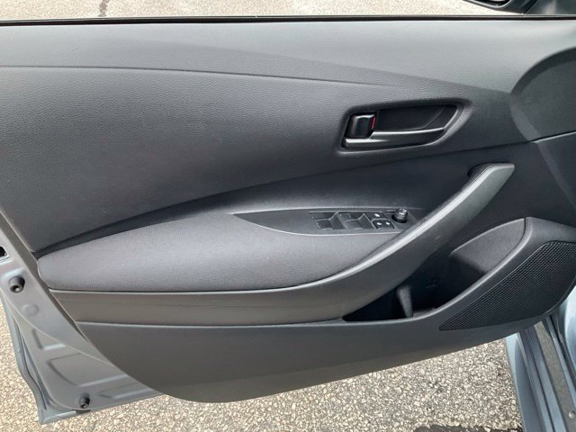 Used 2025 Toyota Corolla LE FWD image 6
