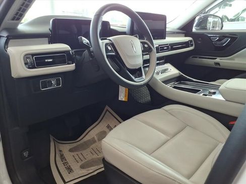 New 2025 Lincoln Aviator Reserve w/ Illumination Package AWD/4WD image 15