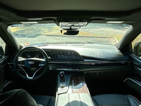 Certified 2023 Cadillac Escalade Premium Luxury w/ LPO, Radiant Package image 15