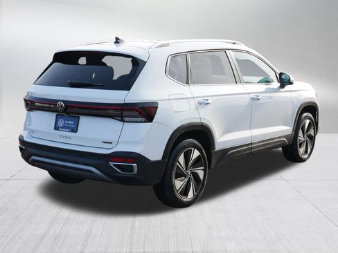 Used 2025 Volkswagen Taos SE image 7