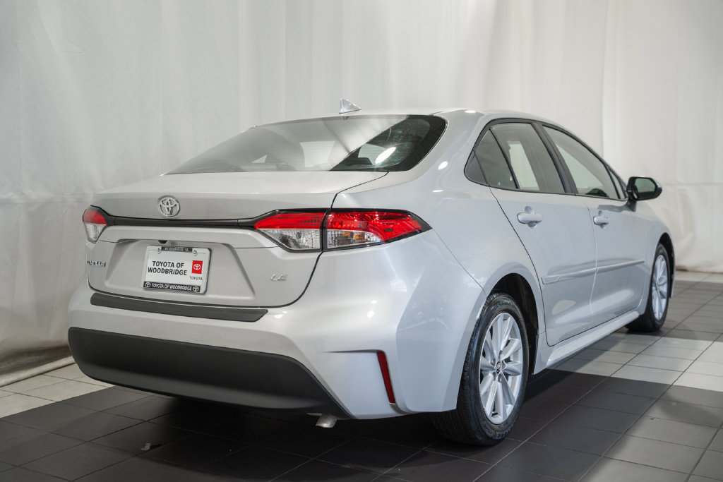 Used 2026 Toyota Corolla LE w/ LE Premium Package FWD image 4