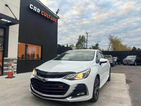 Used 2019 Chevrolet Cruze LT image 1
