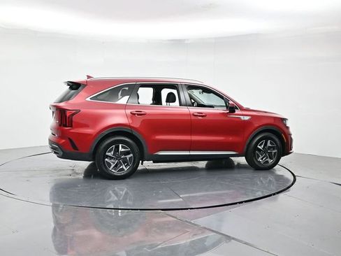 Used 2021 Kia Sorento S FWD image 2