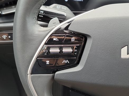 Certified 2025 Kia Niro EX FWD image 25