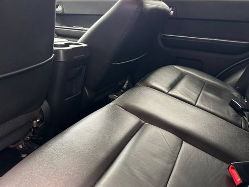 Used 2011 Ford Escape Limited FWD image 8