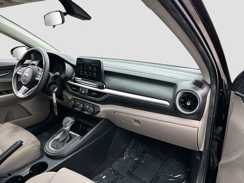 Used 2020 Kia Forte LXS image 25