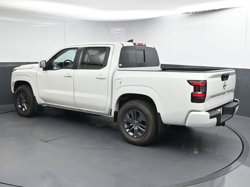 New 2025 Nissan Frontier SV w/ SV Convenience Package RWD image 4