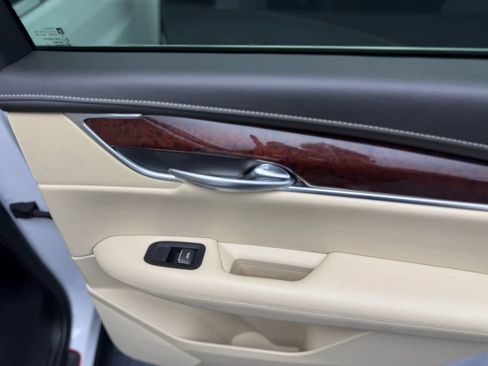 Used 2018 Cadillac XT5 Luxury w/ Driver Awareness Package AWD/4WD image 37