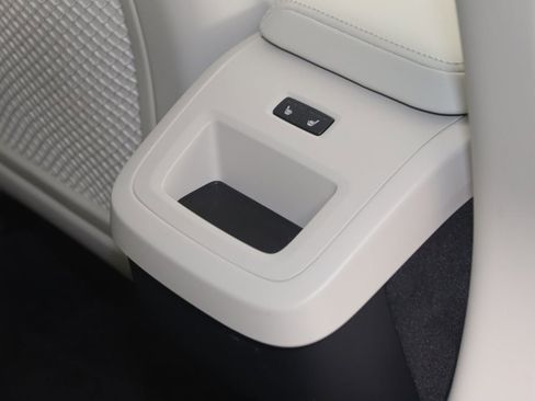 Used 2023 Volvo XC60 B5 Plus w/ Climate Package image 15