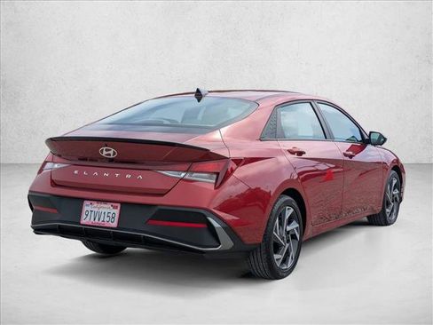 Certified 2025 Hyundai Elantra Sport FWD image 5