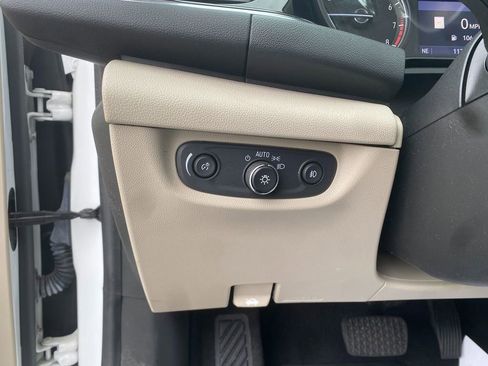 Used 2019 Buick Regal Essence w/ Driver Confidence Package I image 14