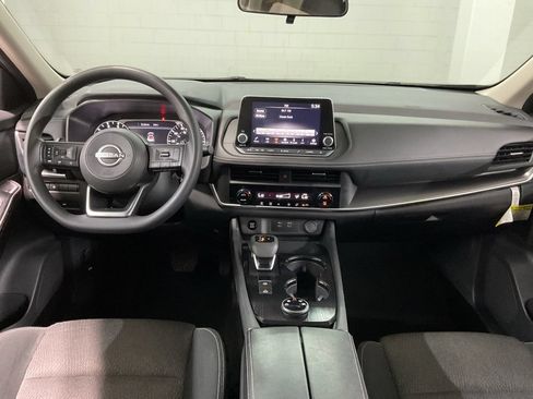 Used 2024 Nissan Rogue SV AWD/4WD image 6