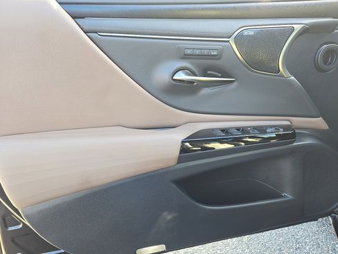 Certified 2022 Lexus ES 350 Ultra Luxury image 13