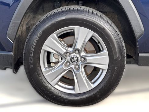 Used 2025 Toyota RAV4 XLE w/ Convenience Package image 10