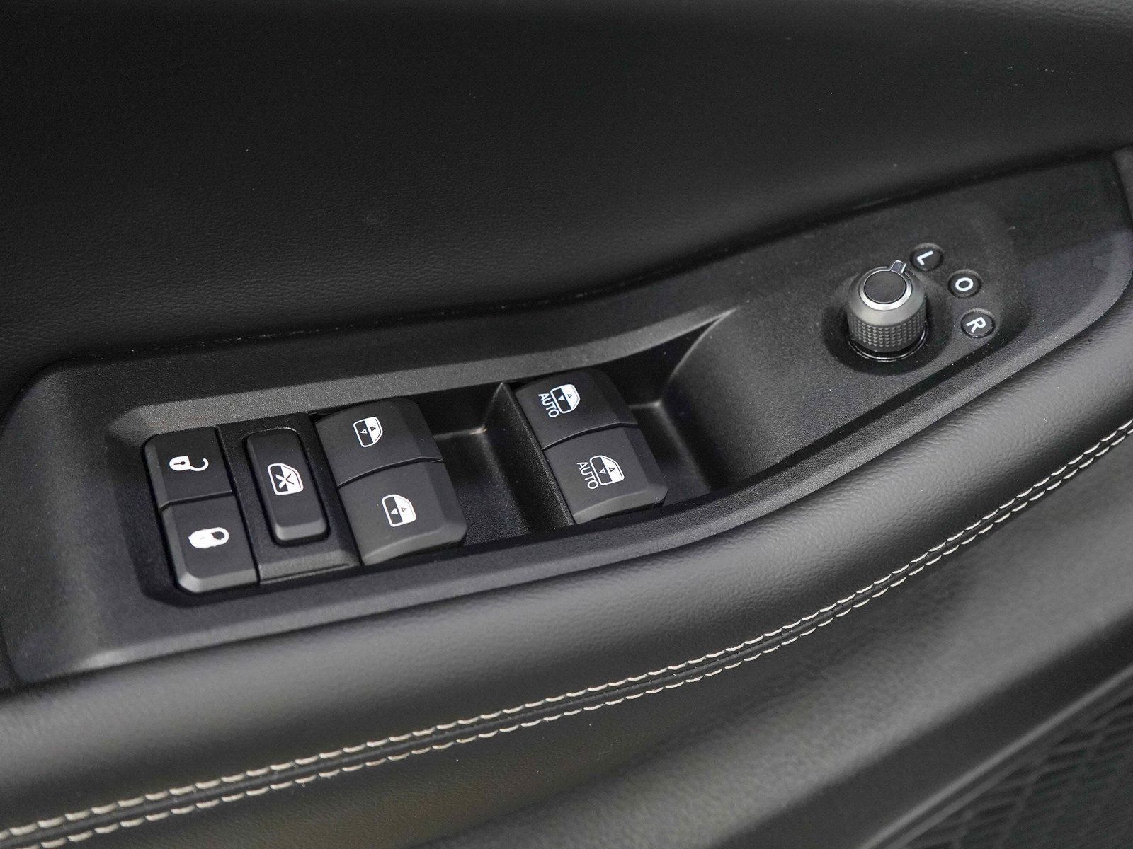 Used 2023 Jeep Grand Cherokee Limited AWD/4WD image 21