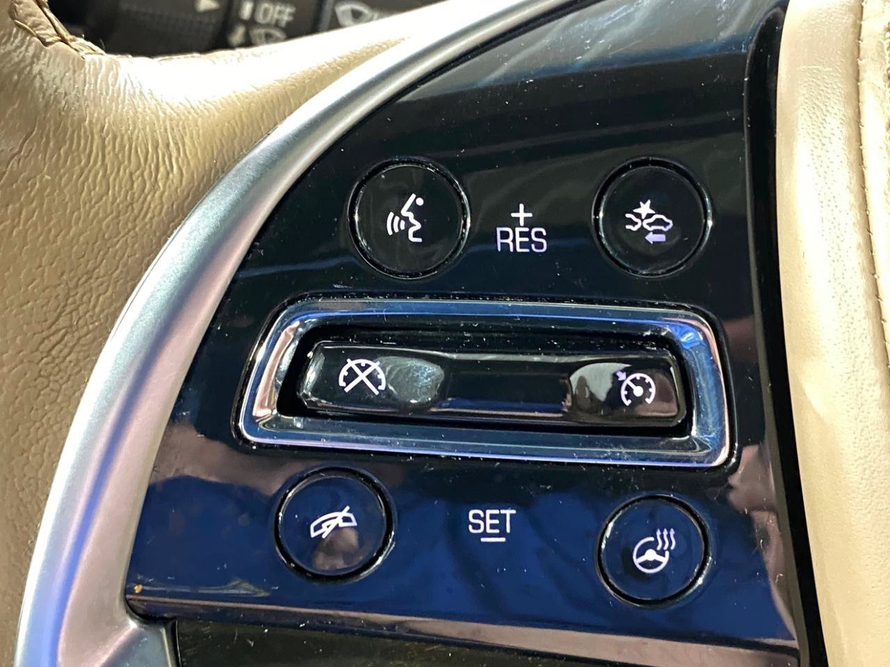 Used 2018 Cadillac Escalade Platinum AWD/4WD image 19