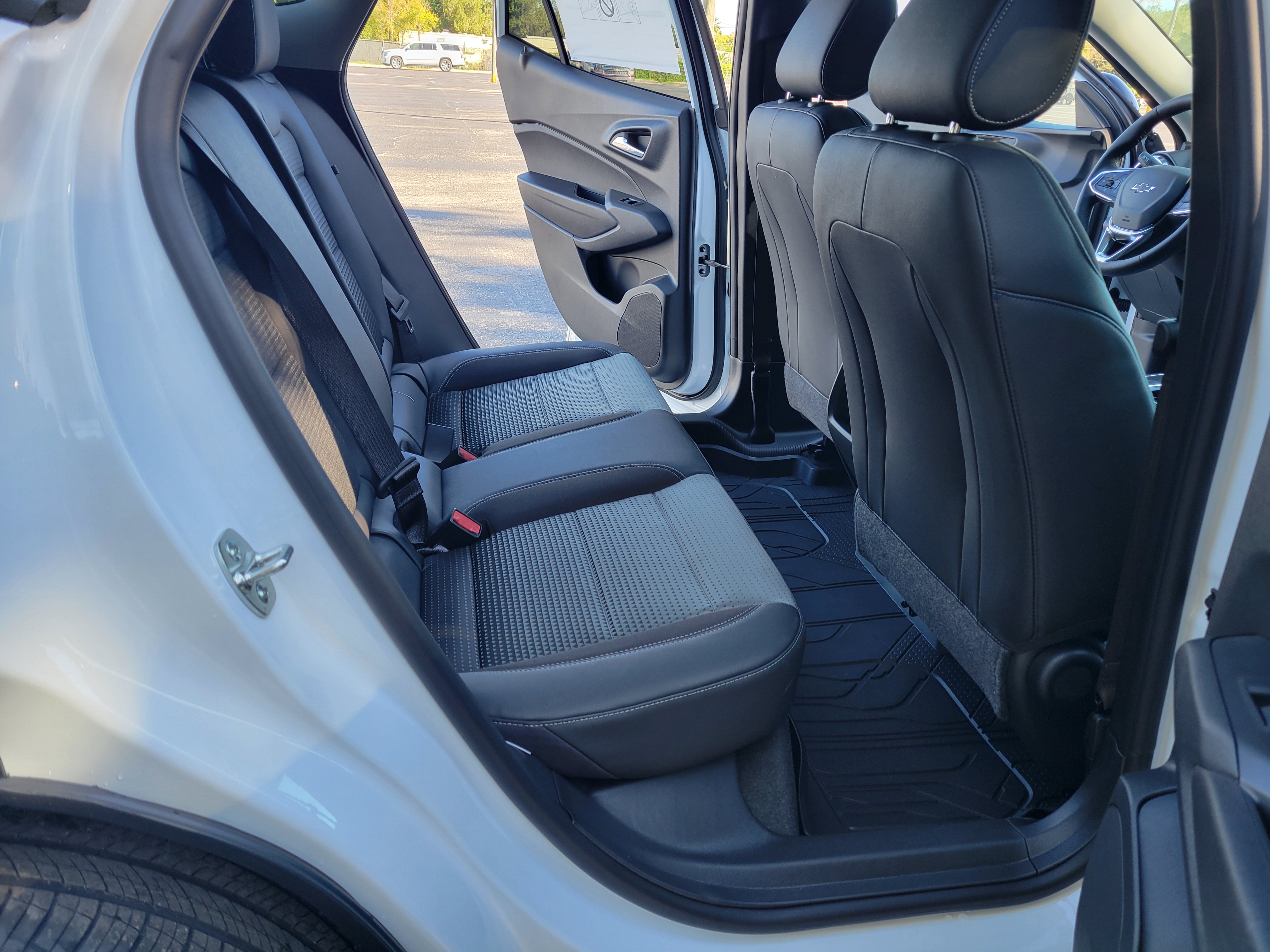 Used 2026 Chevrolet Trax LT w/ Driver Confidence Package FWD image 28