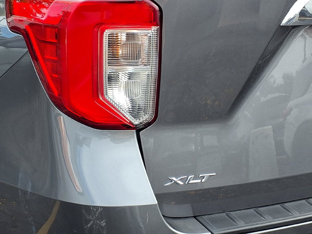 Certified 2023 Ford Explorer XLT w/ Equipment Group 202A AWD/4WD image 6