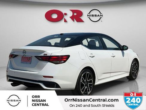 Certified 2025 Nissan Sentra SR FWD image 5