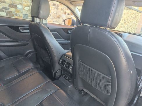 Used 2017 Jaguar F-PACE Prestige image 33