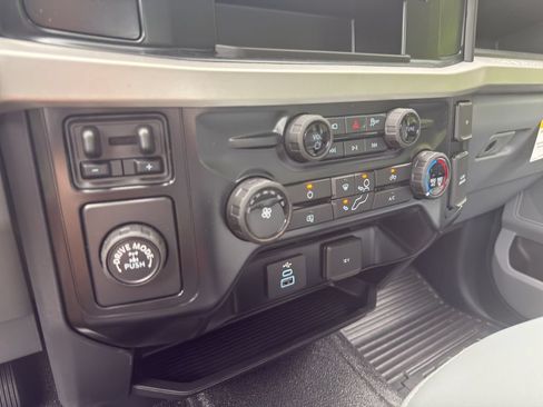 Used 2025 Ford F250 XL w/ 360-Degree Camera Package RWD image 20