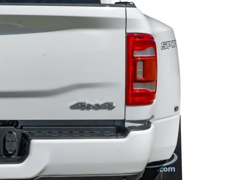 Used 2022 RAM 3500 Big Horn w/ Level C Equiment Group AWD/4WD image 53