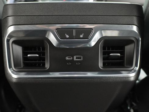 Used 2023 GMC Sierra 1500 SLT image 29