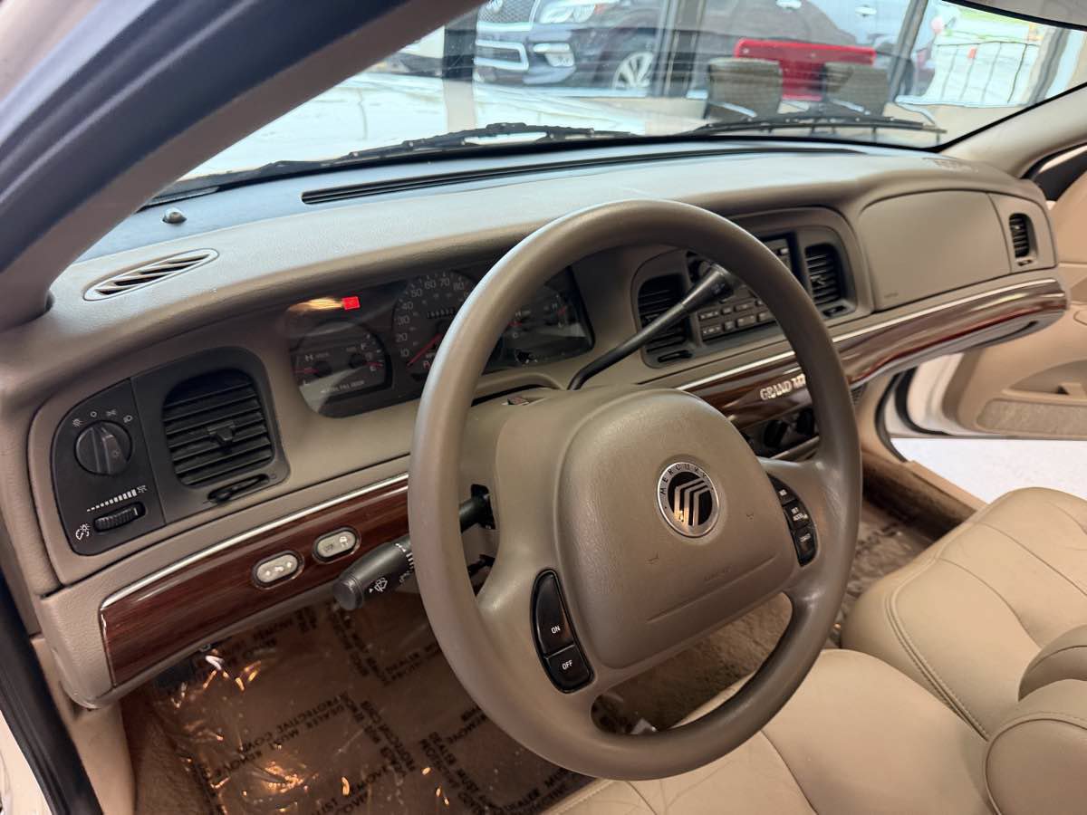 Used 2004 Mercury Grand Marquis GS RWD image 12