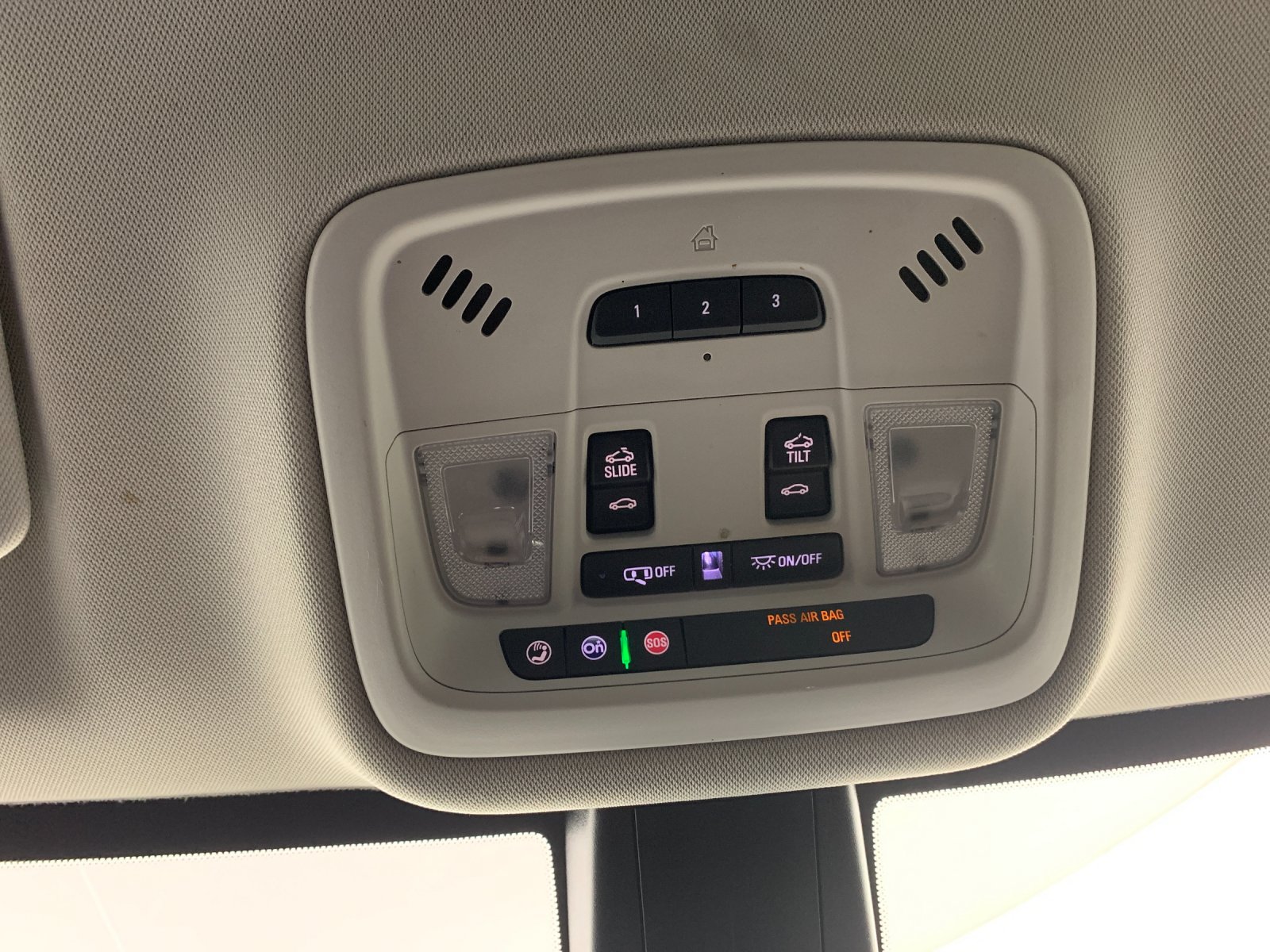 Used 2020 Chevrolet Traverse Premier w/ LPO, Floor Liner Package FWD image 29