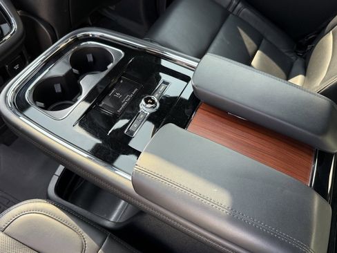 Used 2020 Lincoln Navigator Reserve w/ Luxury Package image 16