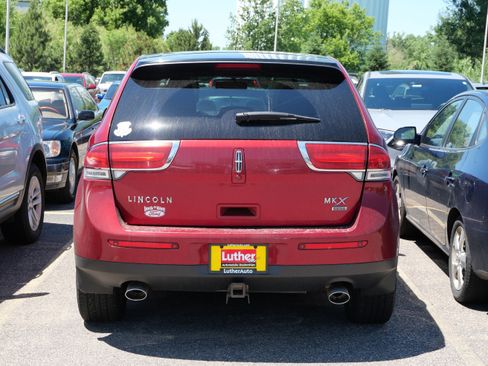 Used 2013 Lincoln MKX AWD image 4