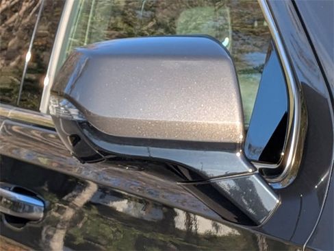 Used 2021 Cadillac Escalade Luxury image 9