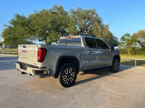 Used 2024 GMC Sierra 1500 AT4 w/ Technology Package AWD/4WD image 5