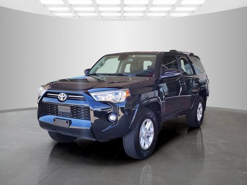 Used 2021 Toyota 4Runner SR5 Premium w/ Moonroof Package AWD/4WD image 9