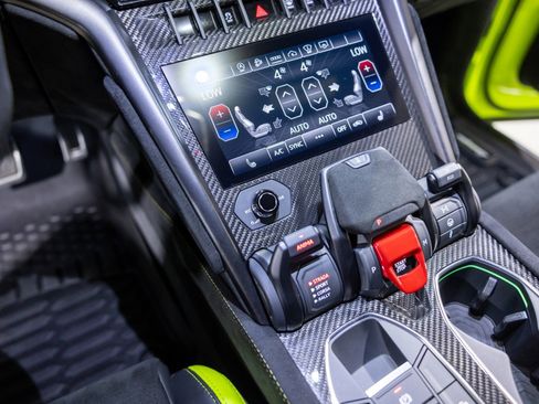 Used 2024 Lamborghini Urus Performante image 46