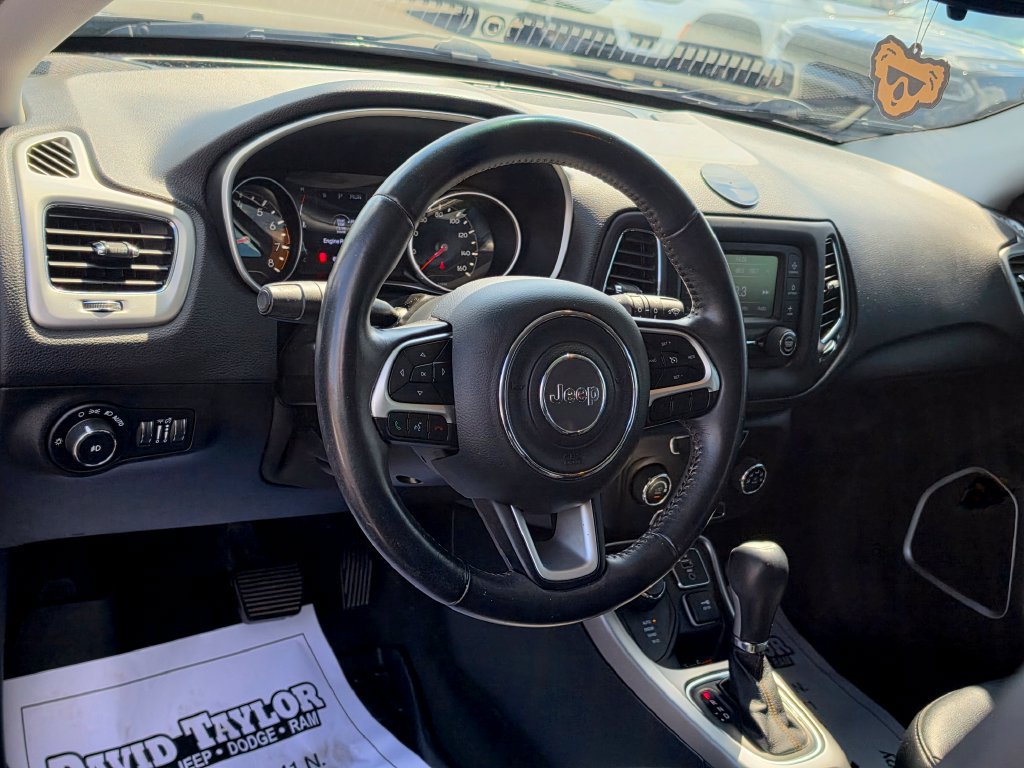Used 2018 Jeep Compass Latitude AWD/4WD image 11