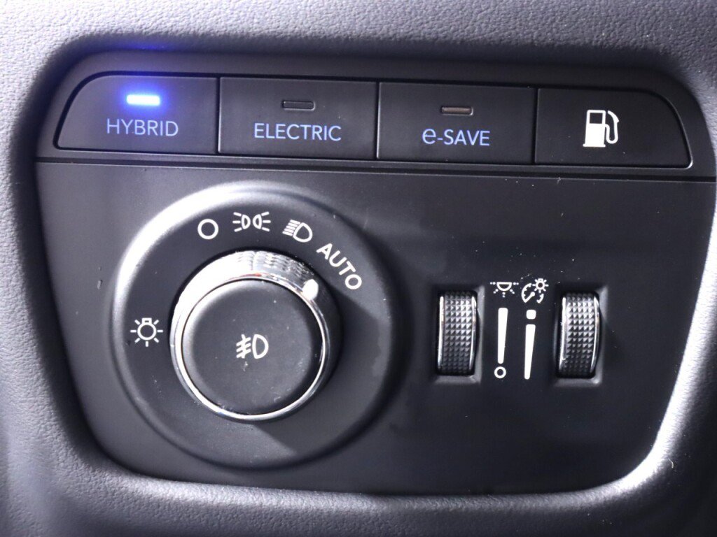 Used 2023 Jeep Grand Cherokee Summit AWD/4WD image 10