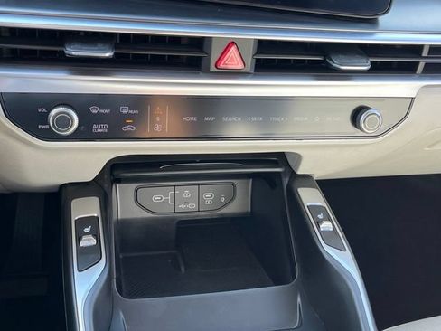 Used 2025 Kia Sorento EX AWD/4WD image 23