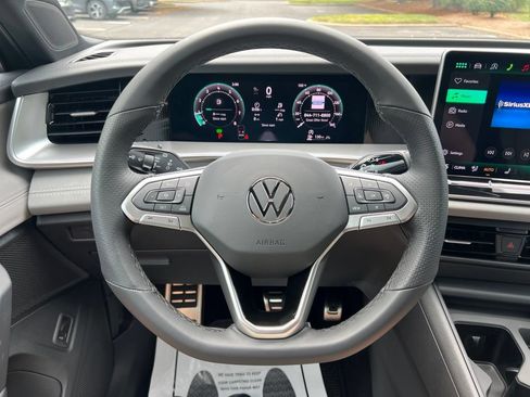 New 2026 Volkswagen Tiguan SE R-Line AWD/4WD image 15