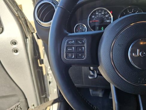 Used 2016 Jeep Wrangler Unlimited Sahara w/ Connectivity Group image 22