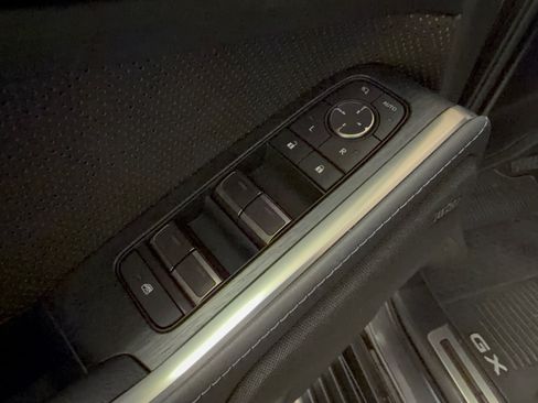 Used 2024 Lexus GX 550 w/ Cold Area Package AWD/4WD image 15